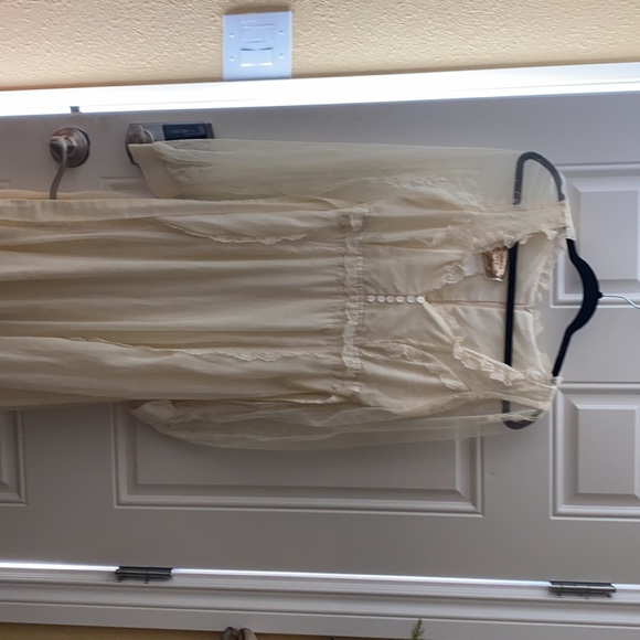 Perfect condition lace is flawless Gunne sax - Picture 3 of 3